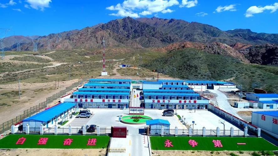 开班式为进一步做好项目爆炸物品安全管理,提高爆破作业人员操作技术